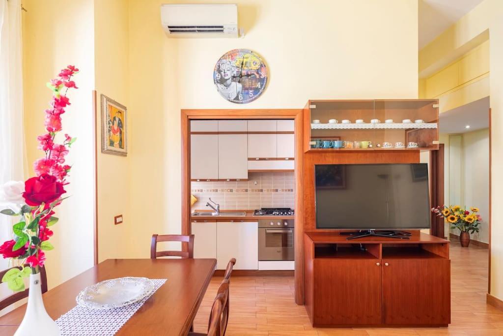 Casa Angelina Con 3 Camere Da Letto Roma Eksteriør bilde