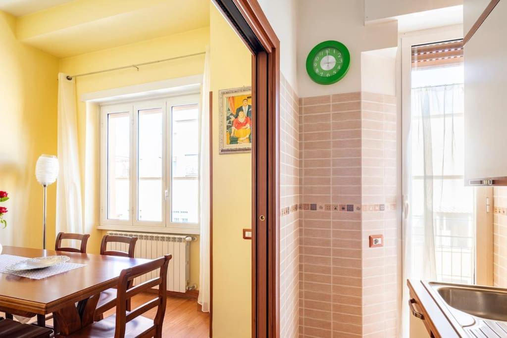 Casa Angelina Con 3 Camere Da Letto Roma Eksteriør bilde